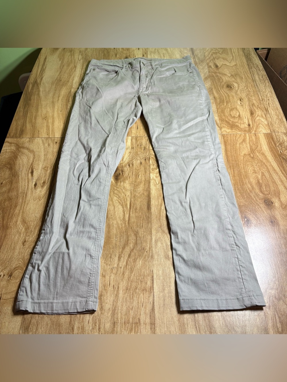 Joe’s Brixton Straight & Narrow Beige Chino Pants Stretch Mens Size 32x28 Joes